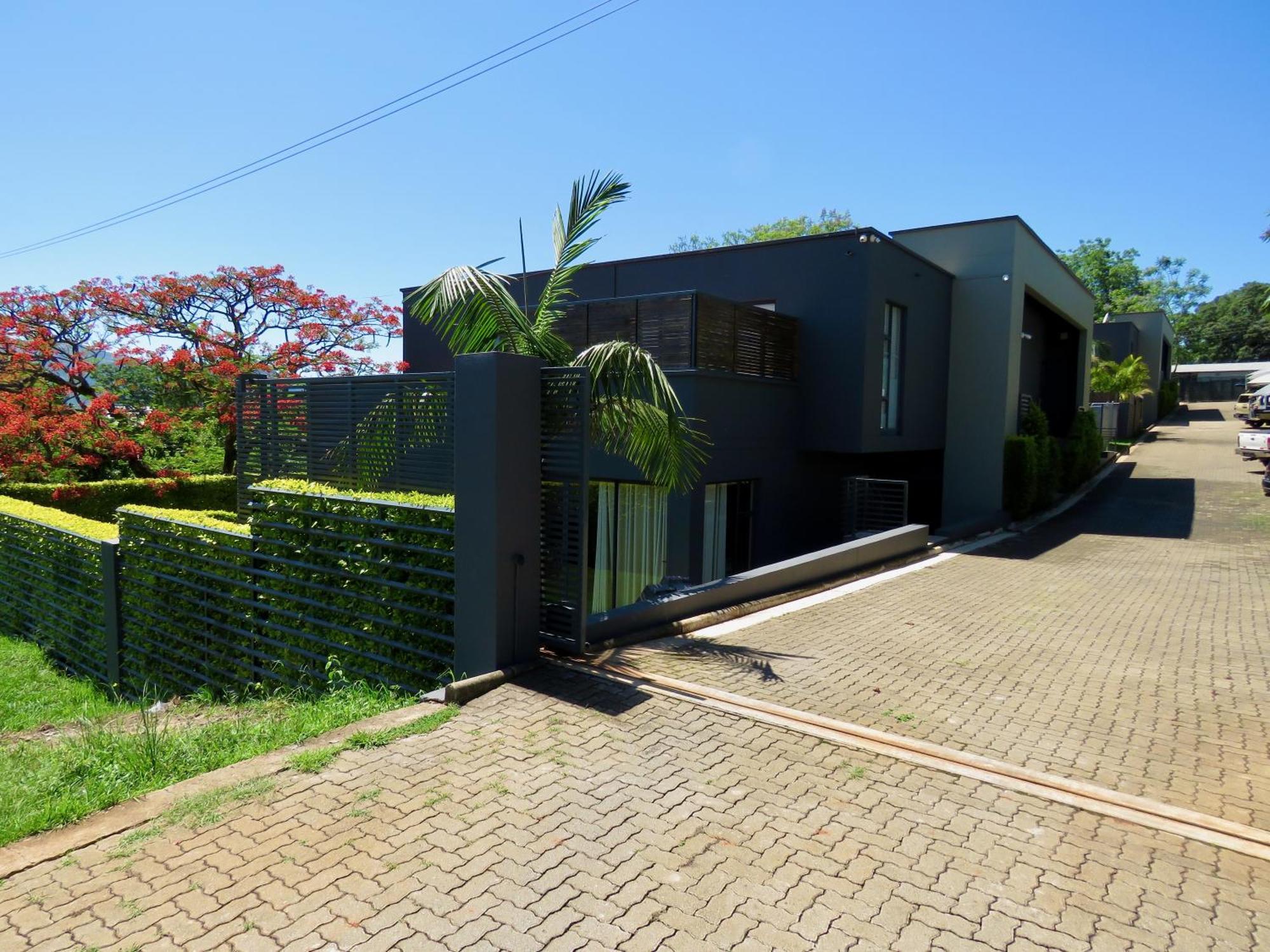 The Executive - Exclusive Self-Catering Apartments - Ezulwini Exterior photo